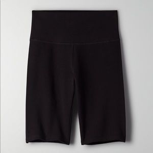 Aritzia 9 inch Bike Shorts